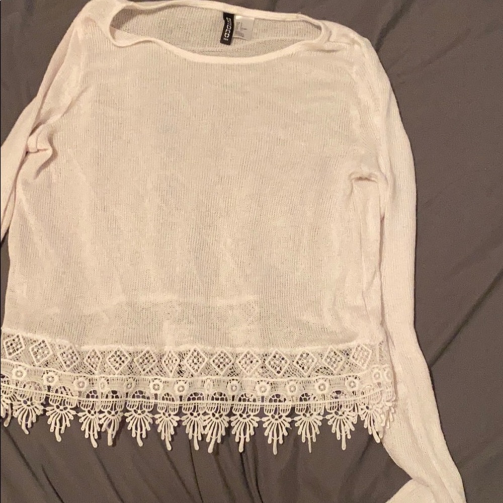 Semi cropped sweater